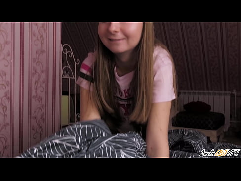 ❤️ Blondie BFF-ya xwe bi kûr dimije û di devê xwe de diqelişe ️ Sex li me ❌️❤